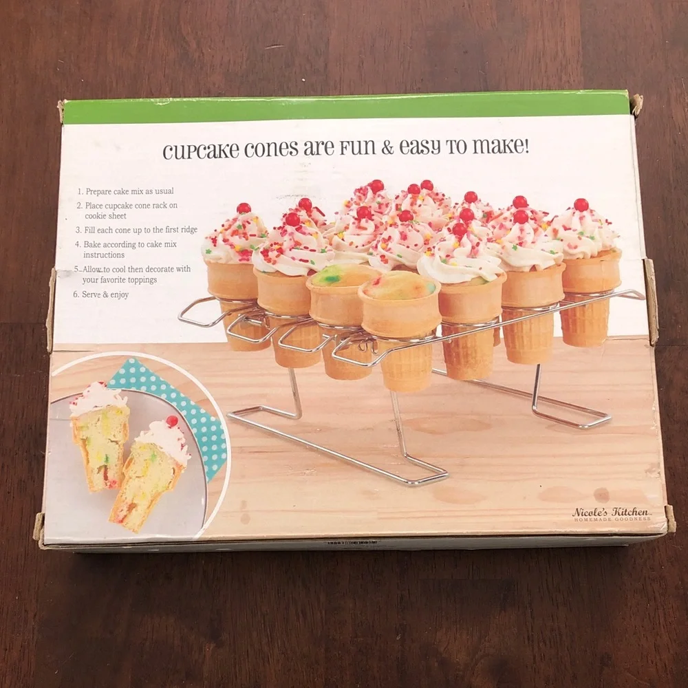 🥧 Nicole’s Kitchen Silver Cupcake Cone Holder Rack